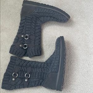Gray sweater uggs with buckle